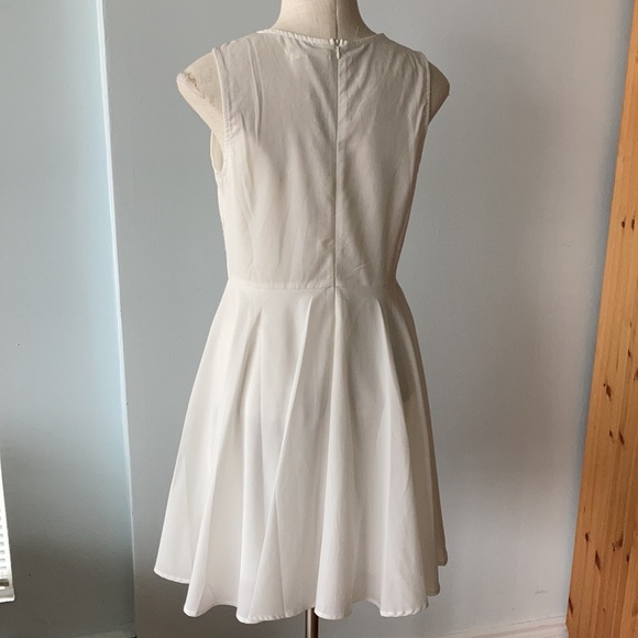 Large Ya Los Angeles white dress with lace & embroidery - Picture 6 of 7